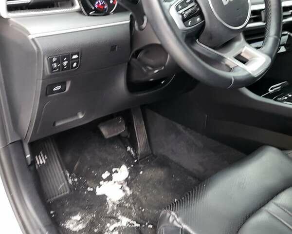 Белый Киа K5, объемом двигателя 2 л и пробегом 150 тыс. км за 24200 $, фото 10 на Automoto.ua