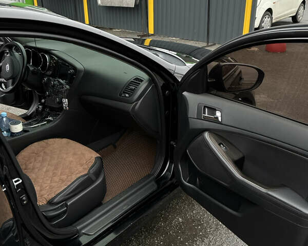 Чорний Кіа K5, об'ємом двигуна 2 л та пробігом 146 тис. км за 8999 $, фото 14 на Automoto.ua