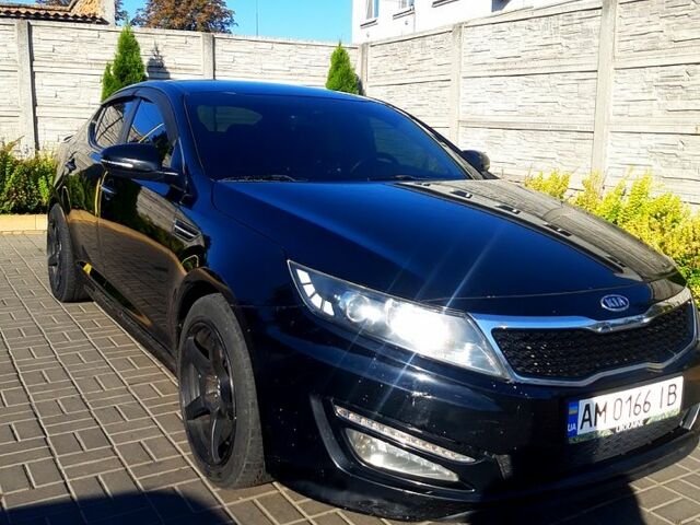 Чорний Кіа K5, об'ємом двигуна 2 л та пробігом 256 тис. км за 9300 $, фото 2 на Automoto.ua