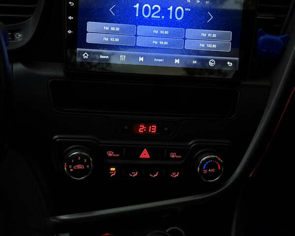 Чорний Кіа K5, об'ємом двигуна 2 л та пробігом 270 тис. км за 8500 $, фото 11 на Automoto.ua