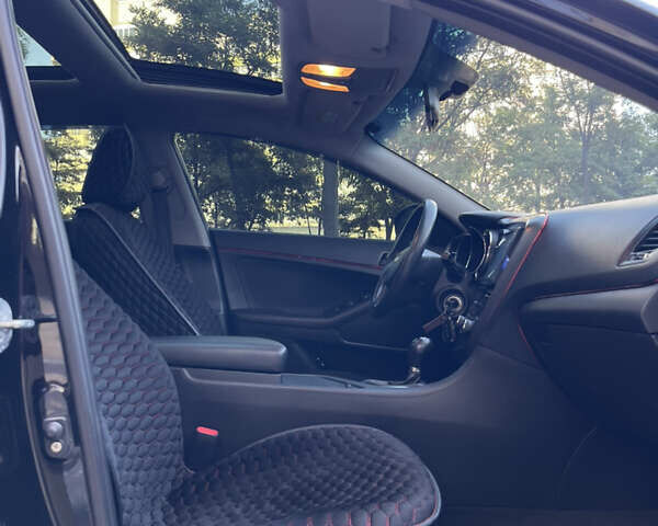 Черный Киа K5, объемом двигателя 2 л и пробегом 272 тыс. км за 8700 $, фото 18 на Automoto.ua