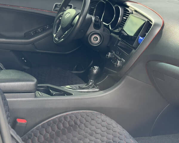 Чорний Кіа K5, об'ємом двигуна 2 л та пробігом 270 тис. км за 8700 $, фото 11 на Automoto.ua