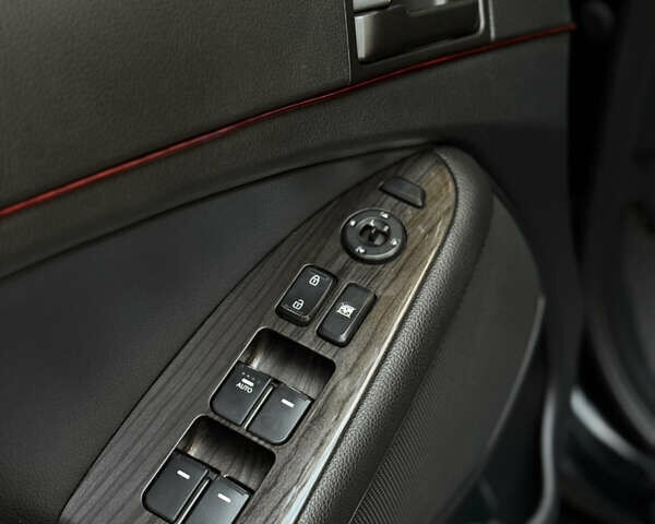 Чорний Кіа K5, об'ємом двигуна 2 л та пробігом 270 тис. км за 8500 $, фото 8 на Automoto.ua