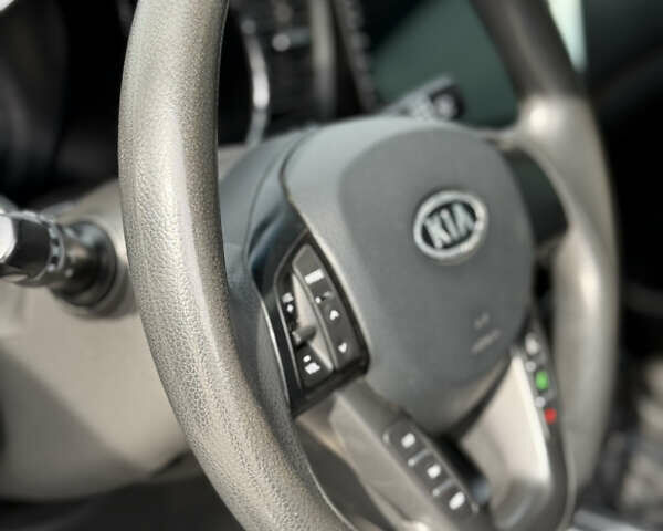 Чорний Кіа K5, об'ємом двигуна 2 л та пробігом 270 тис. км за 8700 $, фото 14 на Automoto.ua