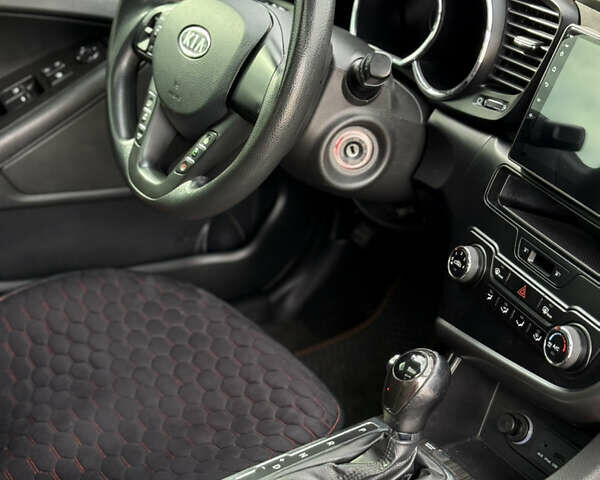 Чорний Кіа K5, об'ємом двигуна 2 л та пробігом 270 тис. км за 8700 $, фото 12 на Automoto.ua