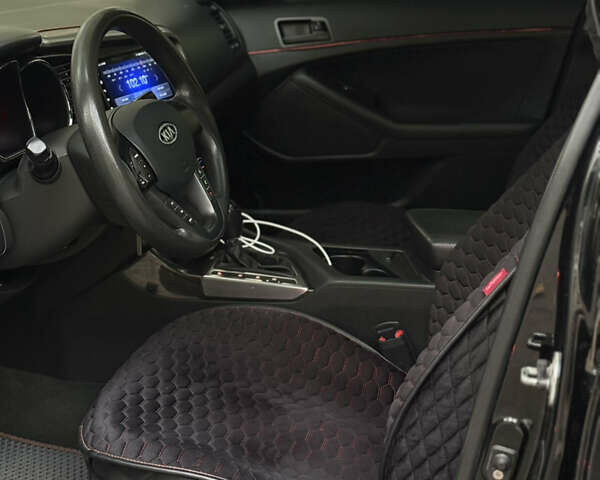 Чорний Кіа K5, об'ємом двигуна 2 л та пробігом 270 тис. км за 8500 $, фото 7 на Automoto.ua