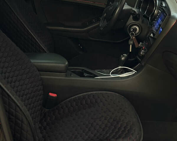 Чорний Кіа K5, об'ємом двигуна 2 л та пробігом 270 тис. км за 8500 $, фото 16 на Automoto.ua