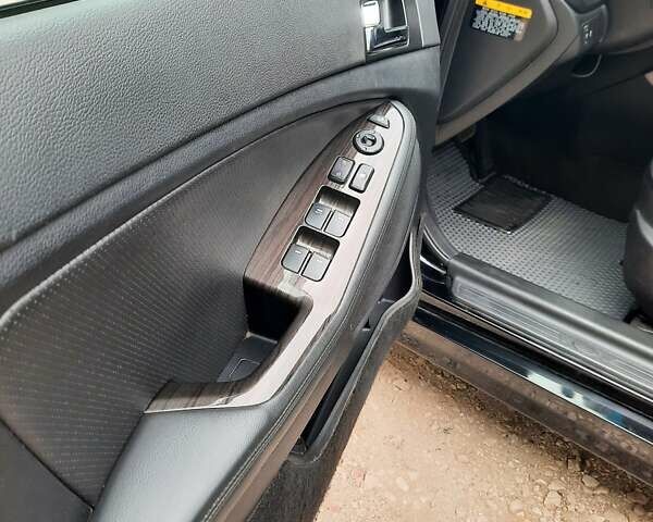 Чорний Кіа K5, об'ємом двигуна 2 л та пробігом 237 тис. км за 8500 $, фото 7 на Automoto.ua