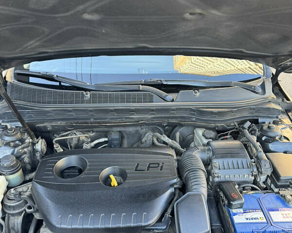 Чорний Кіа K5, об'ємом двигуна 2 л та пробігом 269 тис. км за 8600 $, фото 8 на Automoto.ua
