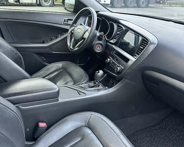 Черный Киа K5, объемом двигателя 2 л и пробегом 284 тыс. км за 9450 $, фото 16 на Automoto.ua