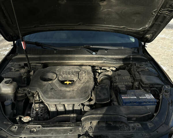 Черный Киа K5, объемом двигателя 2 л и пробегом 256 тыс. км за 9000 $, фото 34 на Automoto.ua