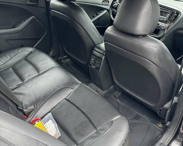 Чорний Кіа K5, об'ємом двигуна 2 л та пробігом 323 тис. км за 8500 $, фото 16 на Automoto.ua