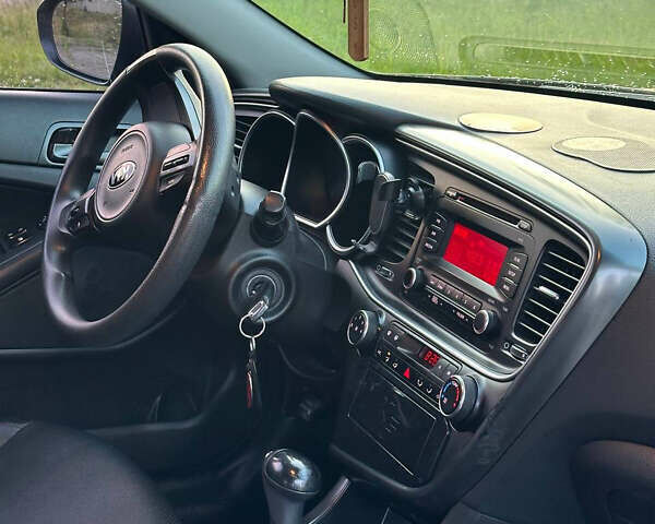 Черный Киа K5, объемом двигателя 2 л и пробегом 136 тыс. км за 8600 $, фото 7 на Automoto.ua