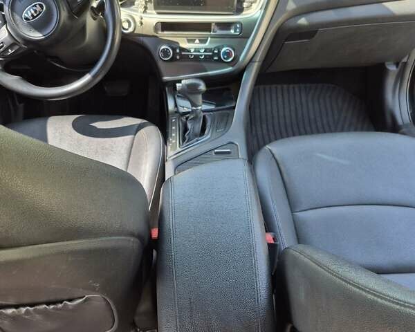 Черный Киа K5, объемом двигателя 2 л и пробегом 179 тыс. км за 9200 $, фото 9 на Automoto.ua