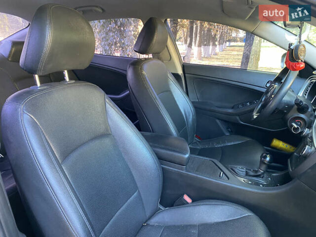 Чорний Кіа K5, об'ємом двигуна 2 л та пробігом 209 тис. км за 8200 $, фото 18 на Automoto.ua