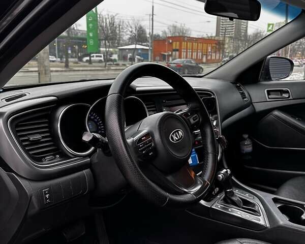 Черный Киа K5, объемом двигателя 2 л и пробегом 321 тыс. км за 8100 $, фото 9 на Automoto.ua