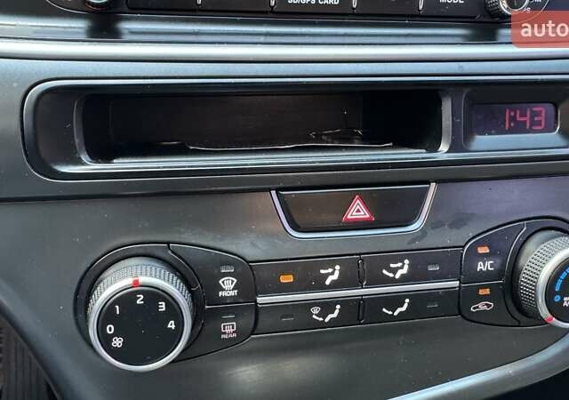 Черный Киа K5, объемом двигателя 2 л и пробегом 209 тыс. км за 9499 $, фото 25 на Automoto.ua