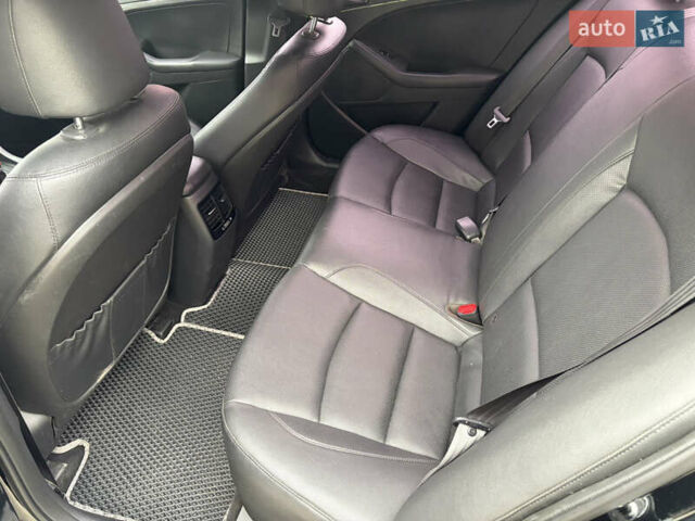 Чорний Кіа K5, об'ємом двигуна 2 л та пробігом 247 тис. км за 10800 $, фото 13 на Automoto.ua