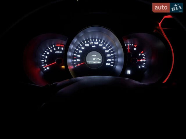 Чорний Кіа K5, об'ємом двигуна 2 л та пробігом 247 тис. км за 10800 $, фото 16 на Automoto.ua