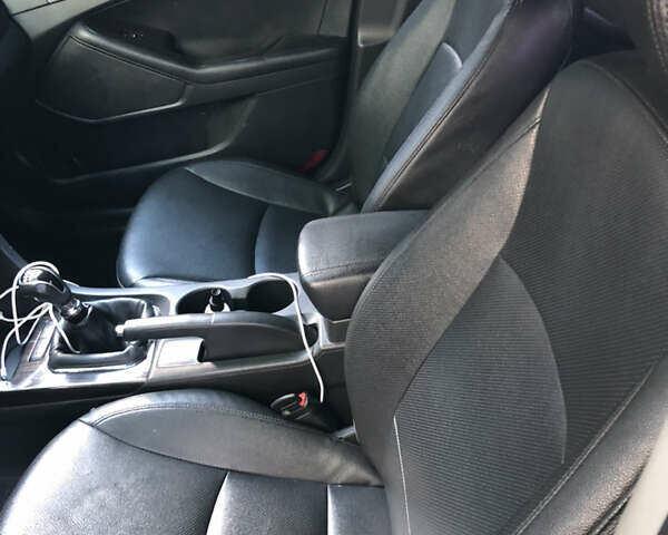 Черный Киа K5, объемом двигателя 2 л и пробегом 276 тыс. км за 9000 $, фото 8 на Automoto.ua