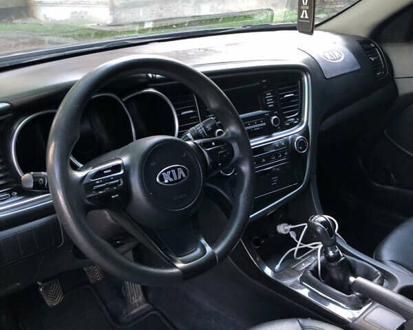 Черный Киа K5, объемом двигателя 2 л и пробегом 276 тыс. км за 9000 $, фото 14 на Automoto.ua