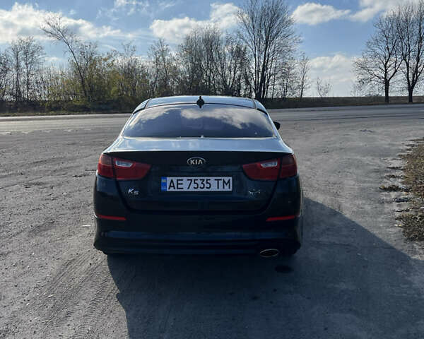 Черный Киа K5, объемом двигателя 2 л и пробегом 196 тыс. км за 9900 $, фото 2 на Automoto.ua