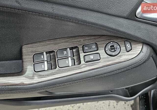 Чорний Кіа K5, об'ємом двигуна 2 л та пробігом 125 тис. км за 12000 $, фото 17 на Automoto.ua