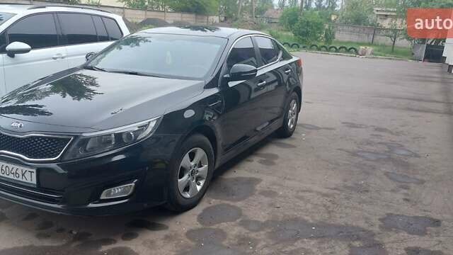 Чорний Кіа K5, об'ємом двигуна 2 л та пробігом 345 тис. км за 12000 $, фото 1 на Automoto.ua