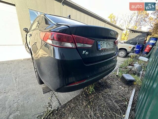 Черный Киа K5, объемом двигателя 2 л и пробегом 140 тыс. км за 5000 $, фото 8 на Automoto.ua