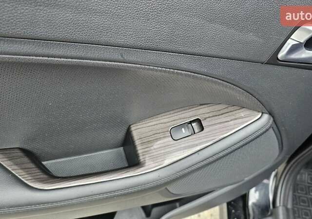 Чорний Кіа K5, об'ємом двигуна 2 л та пробігом 125 тис. км за 12000 $, фото 16 на Automoto.ua