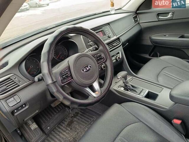 Черный Киа K5, объемом двигателя 2 л и пробегом 209 тыс. км за 11300 $, фото 8 на Automoto.ua