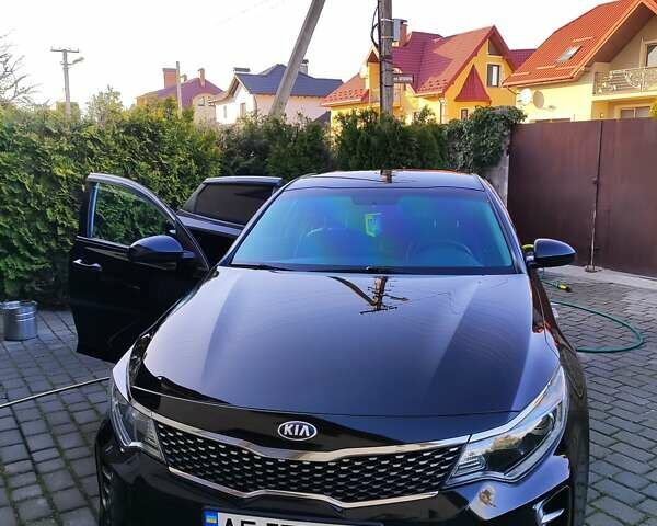 Чорний Кіа K5, об'ємом двигуна 2 л та пробігом 176 тис. км за 10600 $, фото 4 на Automoto.ua