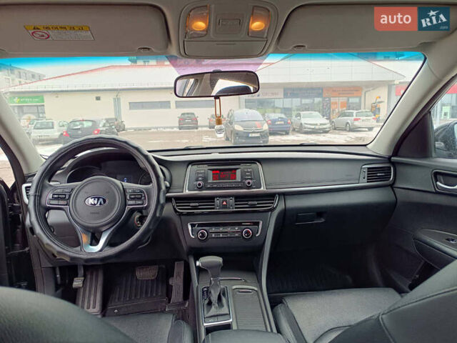 Черный Киа K5, объемом двигателя 2 л и пробегом 209 тыс. км за 11300 $, фото 5 на Automoto.ua