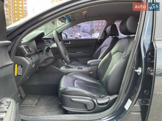 Чорний Кіа K5, об'ємом двигуна 2 л та пробігом 226 тис. км за 11990 $, фото 7 на Automoto.ua
