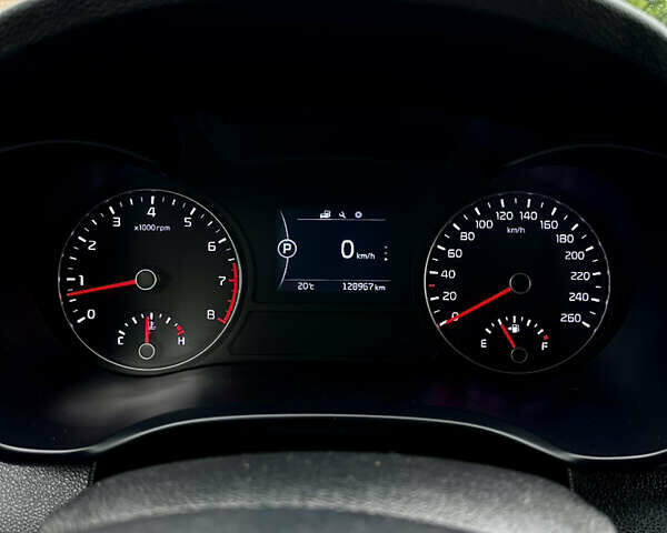Черный Киа K5, объемом двигателя 2 л и пробегом 221 тыс. км за 11599 $, фото 40 на Automoto.ua