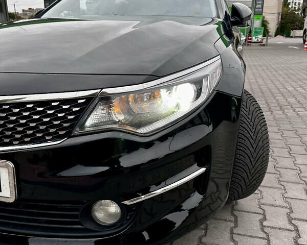 Черный Киа K5, объемом двигателя 2 л и пробегом 221 тыс. км за 11599 $, фото 44 на Automoto.ua