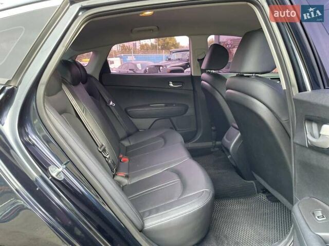 Черный Киа K5, объемом двигателя 2 л и пробегом 226 тыс. км за 9990 $, фото 9 на Automoto.ua