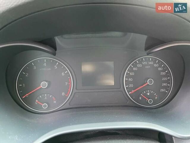 Чорний Кіа K5, об'ємом двигуна 2 л та пробігом 226 тис. км за 11990 $, фото 18 на Automoto.ua