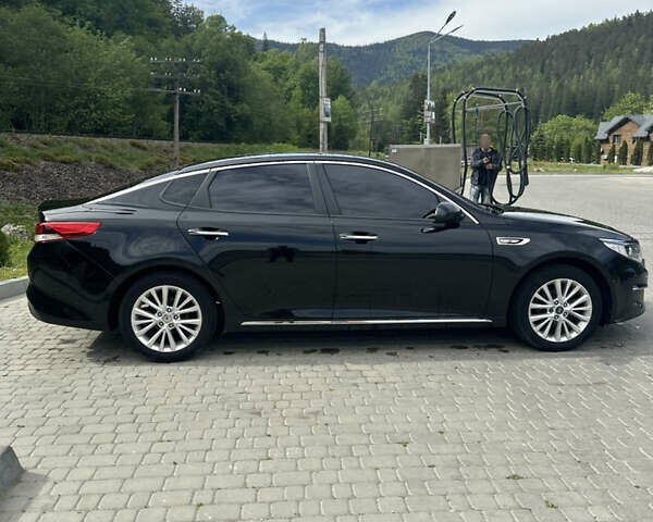 Черный Киа K5, объемом двигателя 2 л и пробегом 192 тыс. км за 12000 $, фото 3 на Automoto.ua