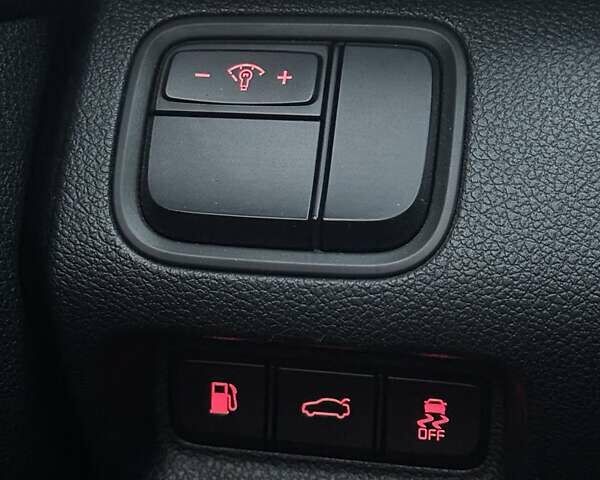 Черный Киа K5, объемом двигателя 2 л и пробегом 330 тыс. км за 10800 $, фото 13 на Automoto.ua