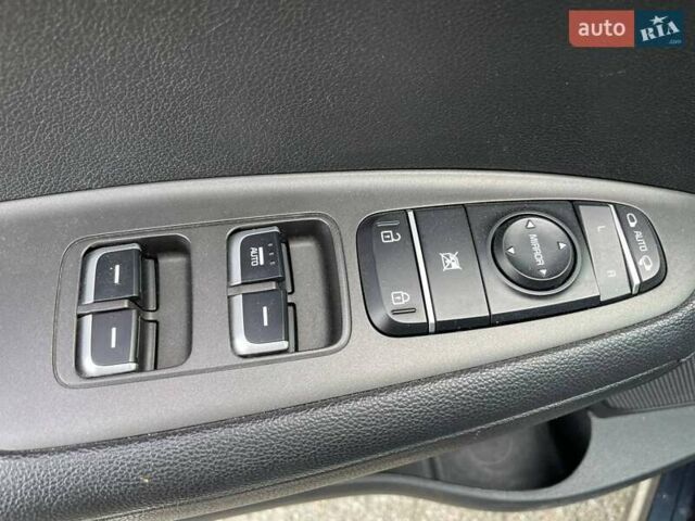 Черный Киа K5, объемом двигателя 2 л и пробегом 226 тыс. км за 9990 $, фото 14 на Automoto.ua