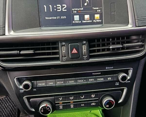 Чорний Кіа K5, об'ємом двигуна 2 л та пробігом 276 тис. км за 13200 $, фото 4 на Automoto.ua