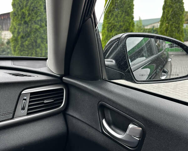 Черный Киа K5, объемом двигателя 2 л и пробегом 221 тыс. км за 11599 $, фото 39 на Automoto.ua
