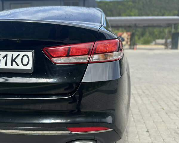 Черный Киа K5, объемом двигателя 2 л и пробегом 192 тыс. км за 12000 $, фото 11 на Automoto.ua