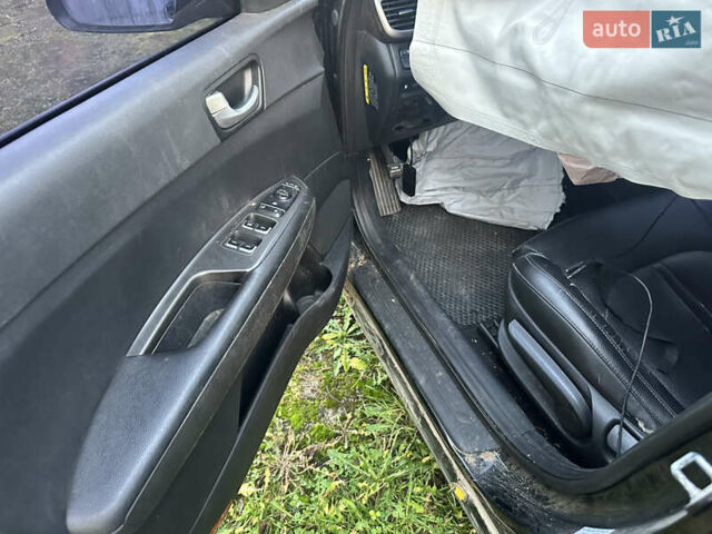 Чорний Кіа K5, об'ємом двигуна 2 л та пробігом 150 тис. км за 3900 $, фото 5 на Automoto.ua