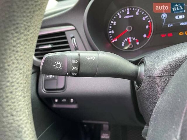 Чорний Кіа K5, об'ємом двигуна 2 л та пробігом 226 тис. км за 10490 $, фото 16 на Automoto.ua