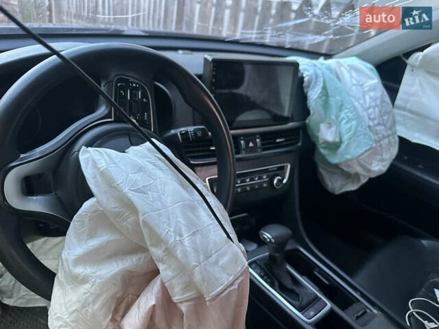 Чорний Кіа K5, об'ємом двигуна 2 л та пробігом 150 тис. км за 3900 $, фото 11 на Automoto.ua
