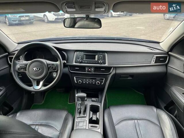 Черный Киа K5, объемом двигателя 2 л и пробегом 349 тыс. км за 9990 $, фото 12 на Automoto.ua