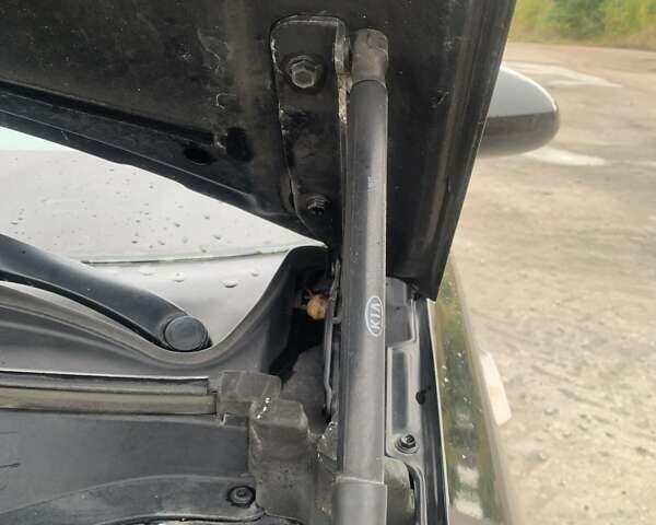 Чорний Кіа K5, об'ємом двигуна 2 л та пробігом 298 тис. км за 11000 $, фото 11 на Automoto.ua