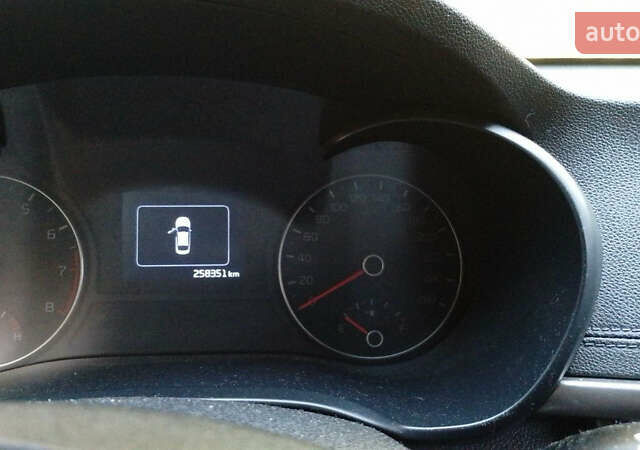 Чорний Кіа K5, об'ємом двигуна 2 л та пробігом 258 тис. км за 13500 $, фото 12 на Automoto.ua